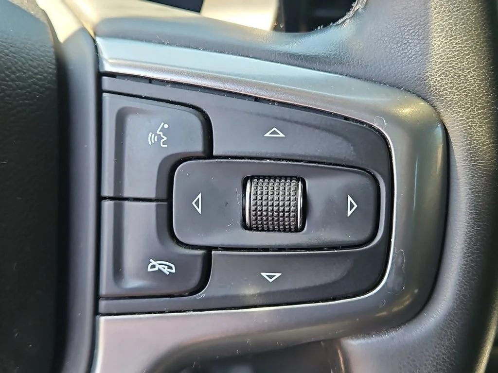 Used 2023 Black Chevrolet LT image 27