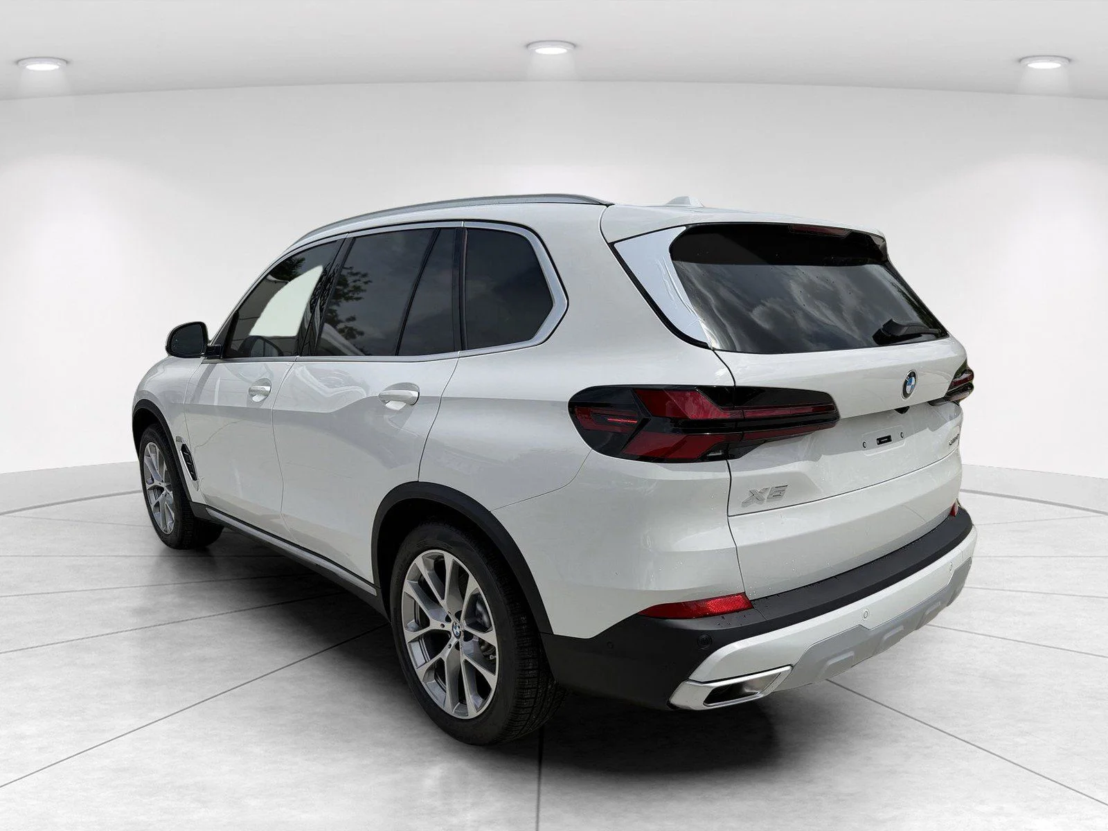 New 2026 Alpine White BMW sDrive40i image 6