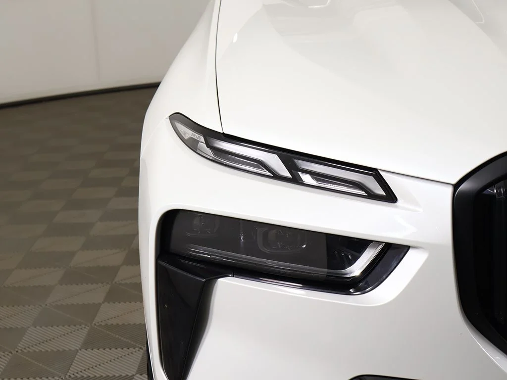 Used 2023 Alpine White BMW xDrive40i image 21