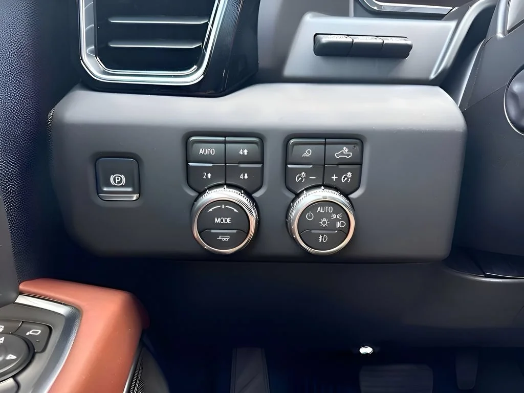 New 2026 Glacier White Tricoat GMC Denali Ultimate image 25