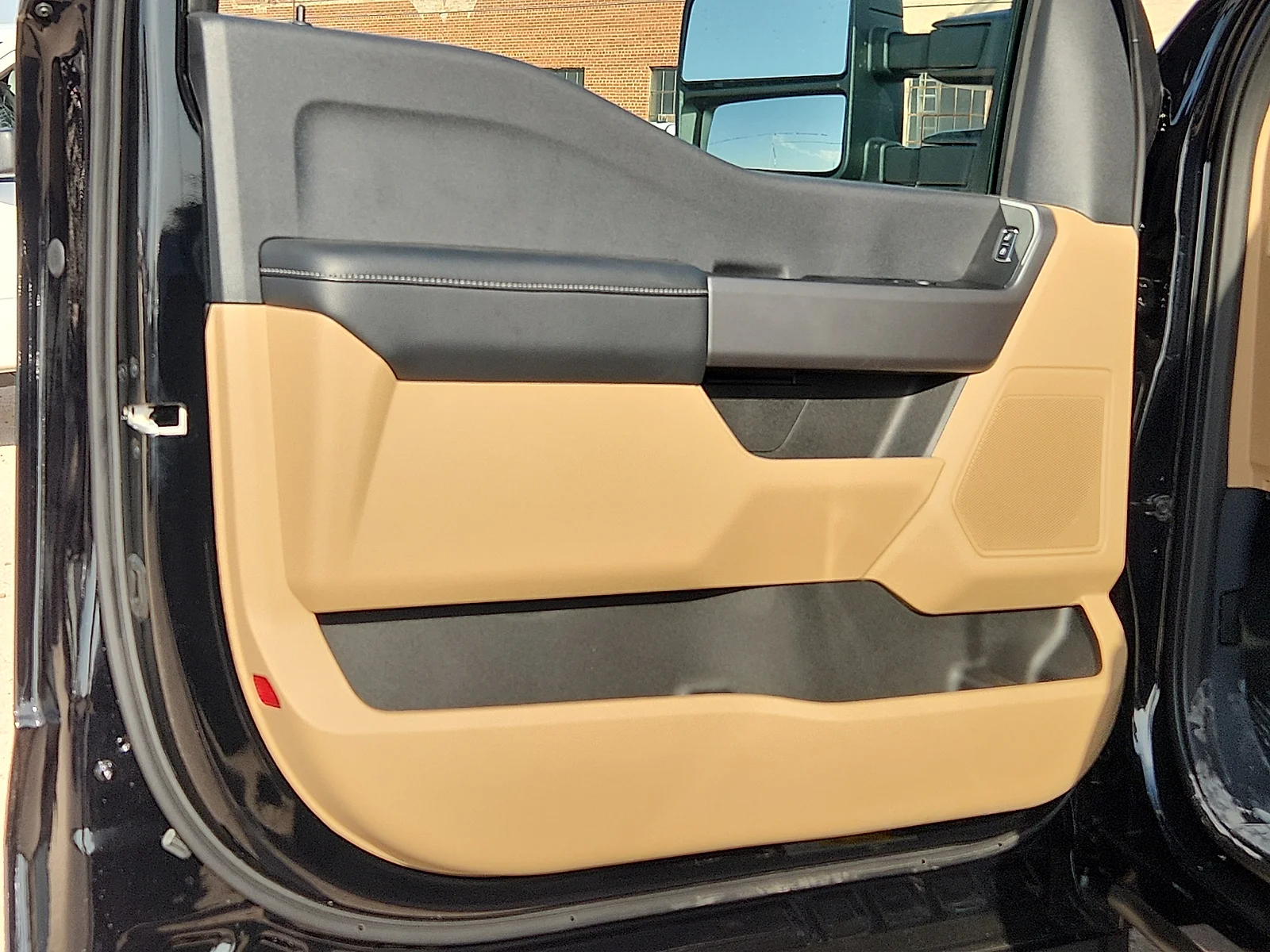 New 2027 Agate Black Metallic Ford XLT image 14