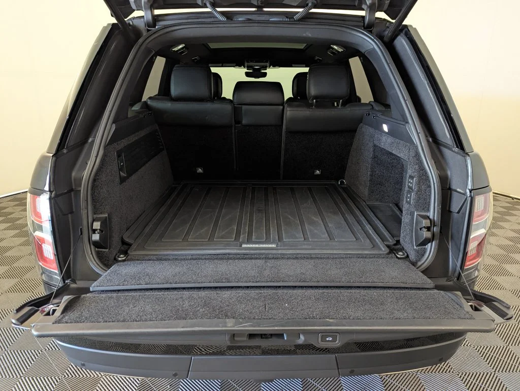 Certified Used 2019 Black Land Rover 5.0L V8 Supercharged image 16