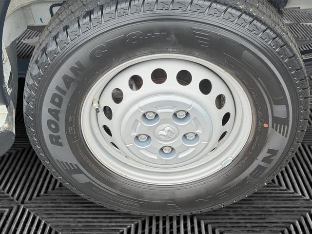 Used 2025 White Ram Base image 9