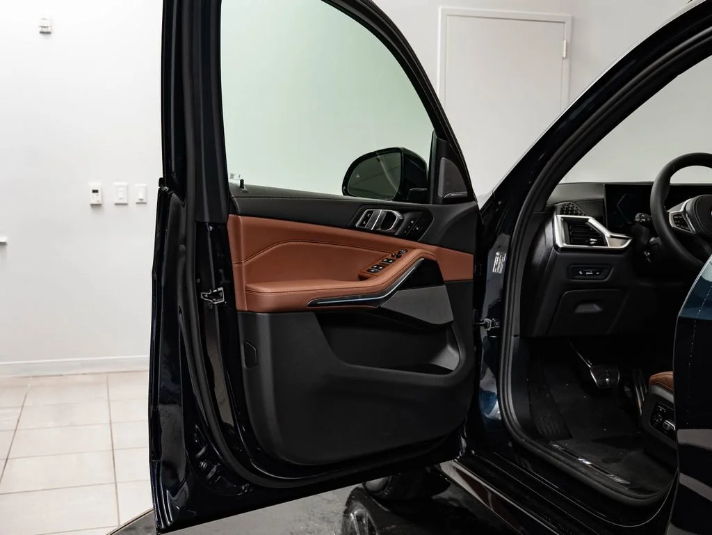 New 2026 Carbon Black Metallic BMW xDrive40i image 29
