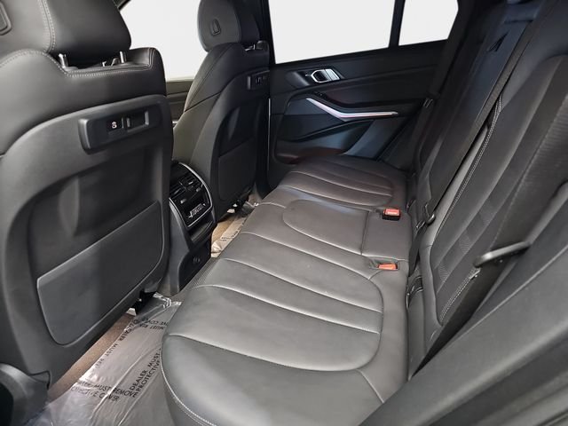 Used 2022 White BMW xDrive40i image 17