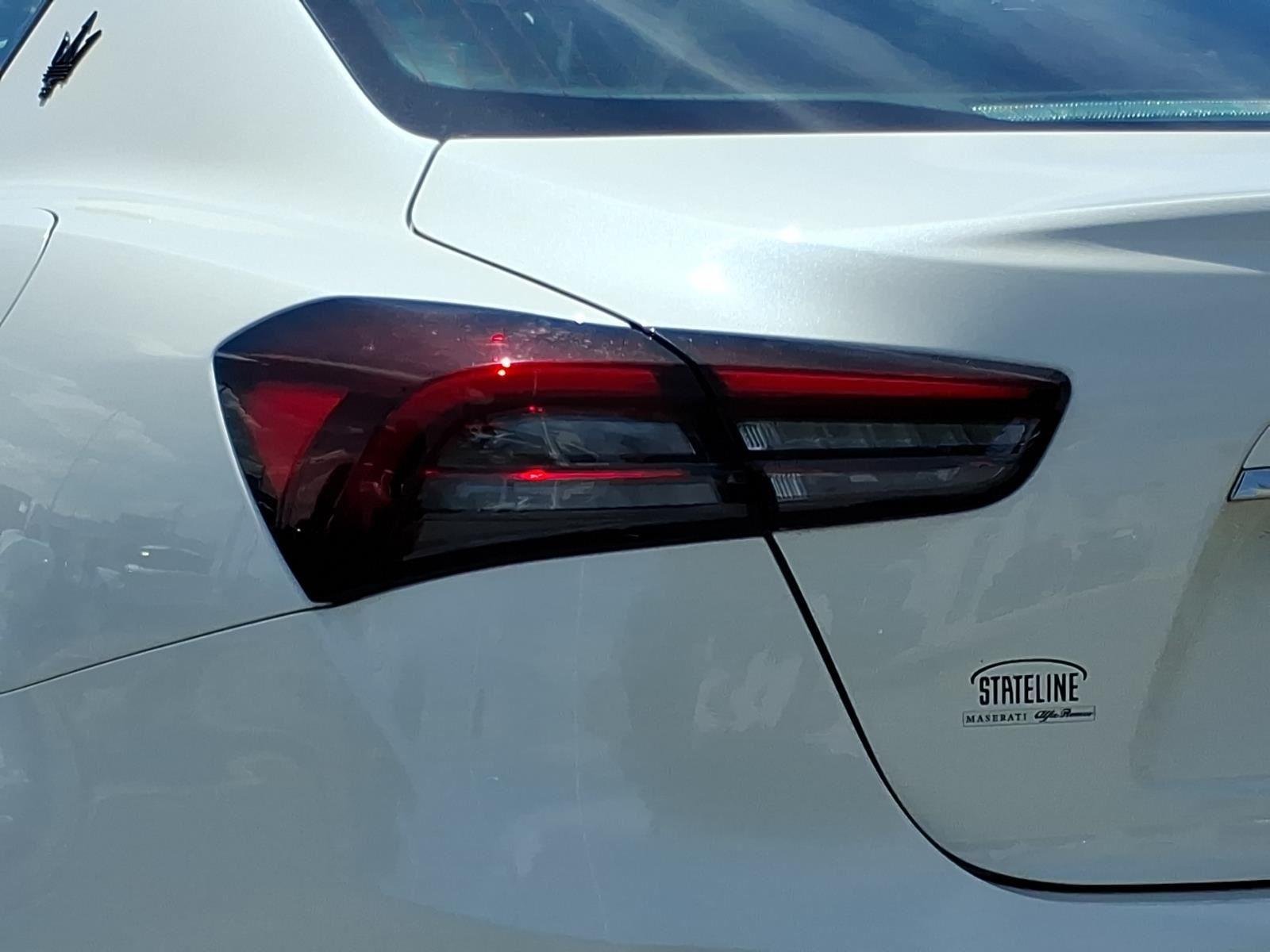 Used 2022 Bianco Maserati Modena image 17