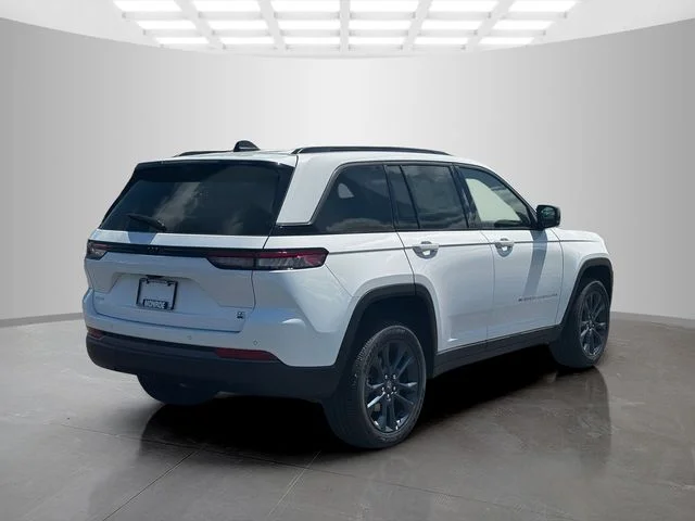 New 2026 Bright White Clear-Coat Exterior Paint Jeep 85th Anniversary Edition image 7