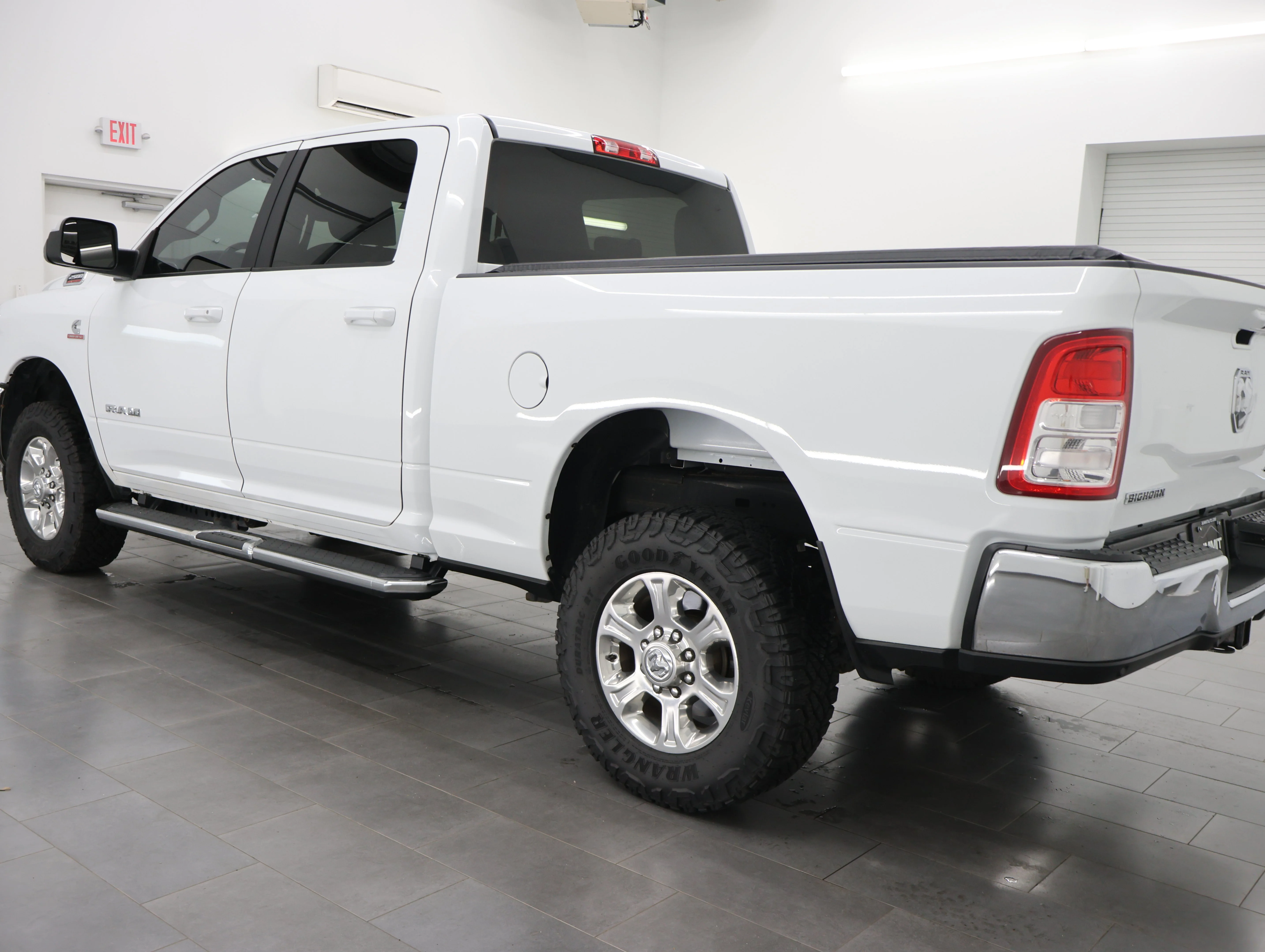 Used 2022 Bright White Clearcoat Ram Big Horn image 6