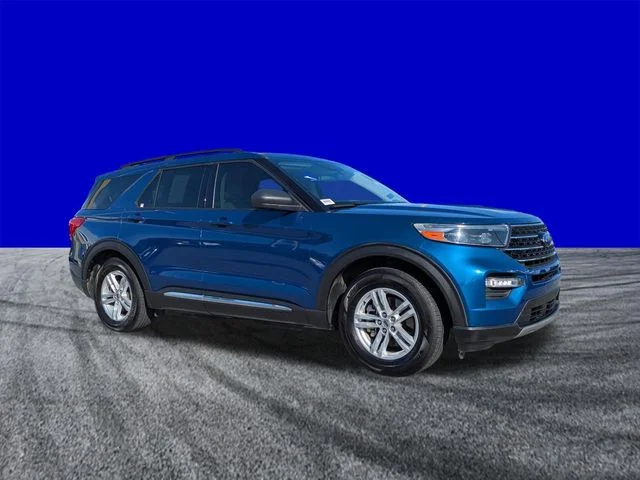 Certified Used 2020 Atlas Blue Metallic Ford XLT image 2