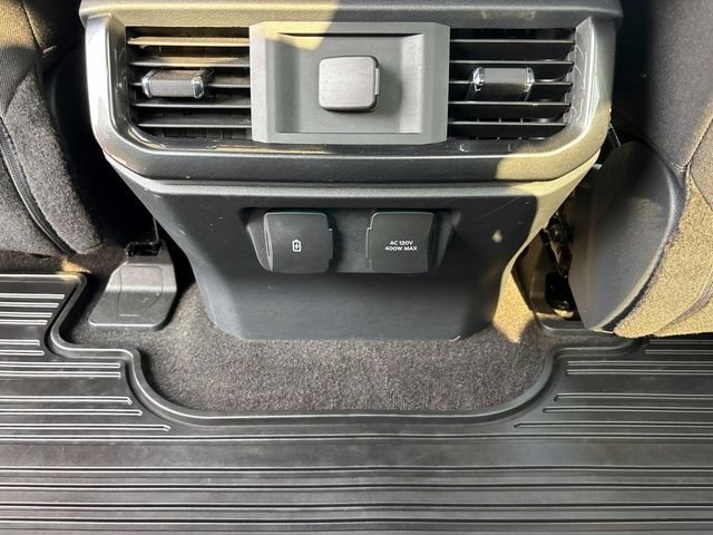 Used 2021 White Ford XLT image 12