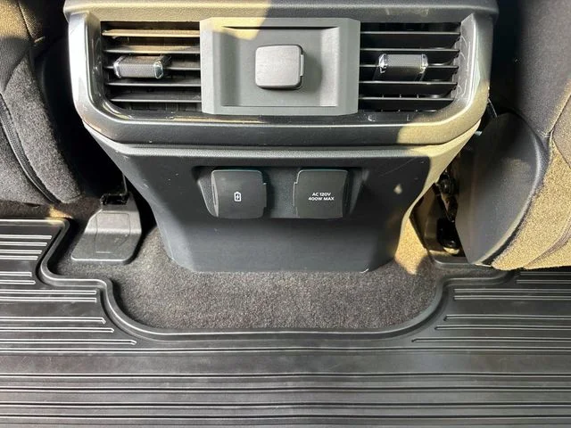 Used 2021 Oxford White Ford XLT image 12