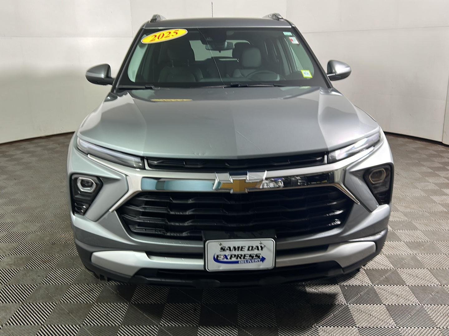 Used 2025 Sterling Gray Metallic Chevrolet LT image 11