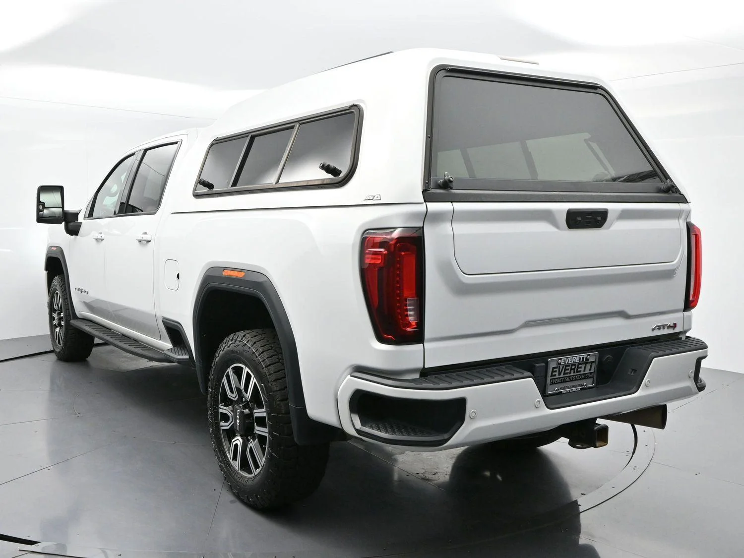 Used 2021 SUMMIT WHITE GMC AT4 image 6