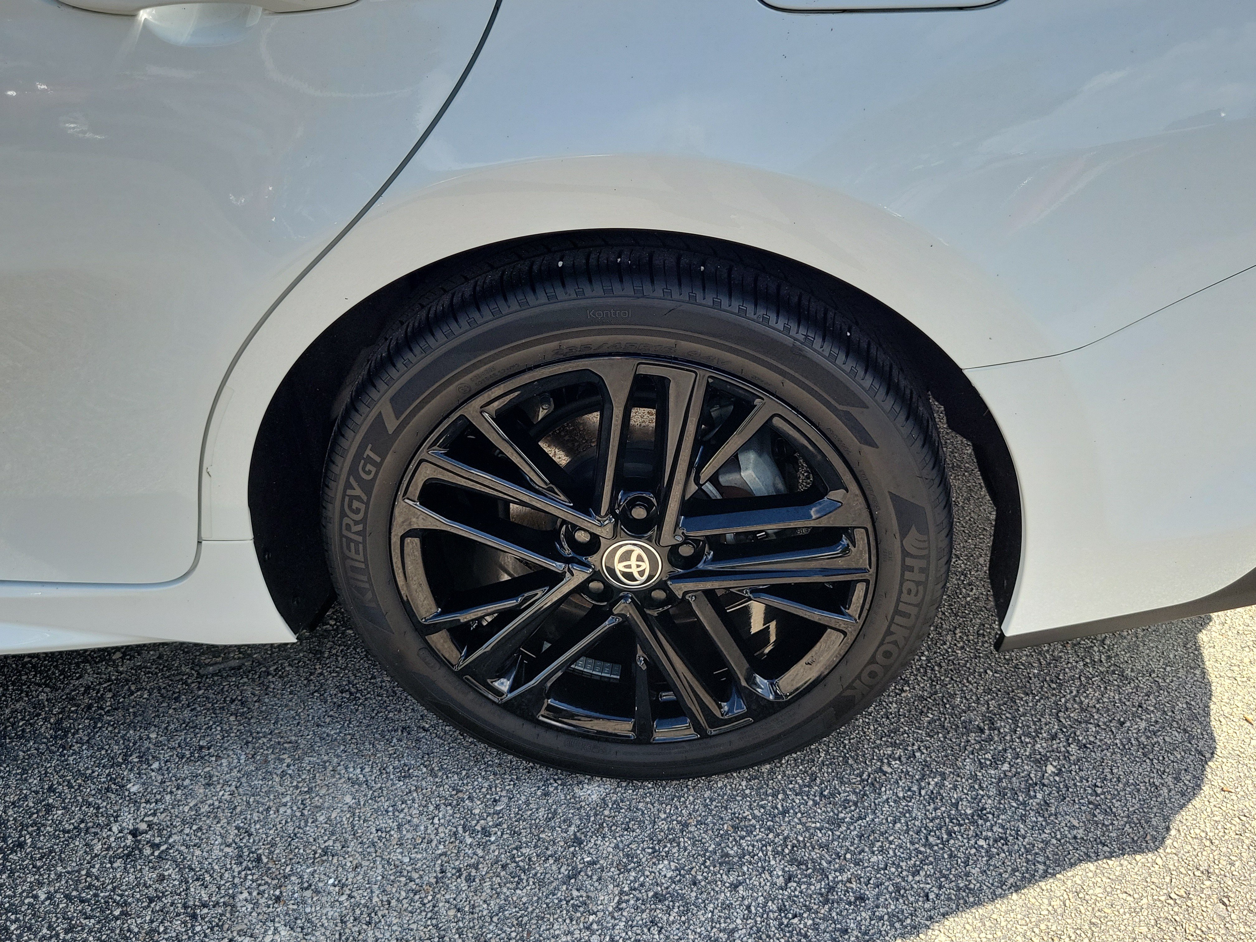 Used 2025 Ice Toyota SE image 9