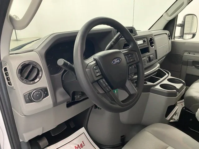 New 2025 Oxford White Ford E-350 SRW image 35