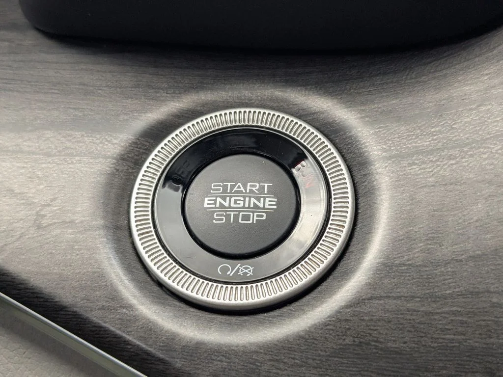 Used 2021 Silver Jeep Overland image 29