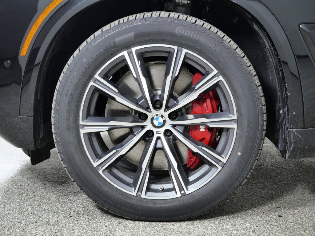 New 2026 Black Sapphire Metallic BMW M60i image 17
