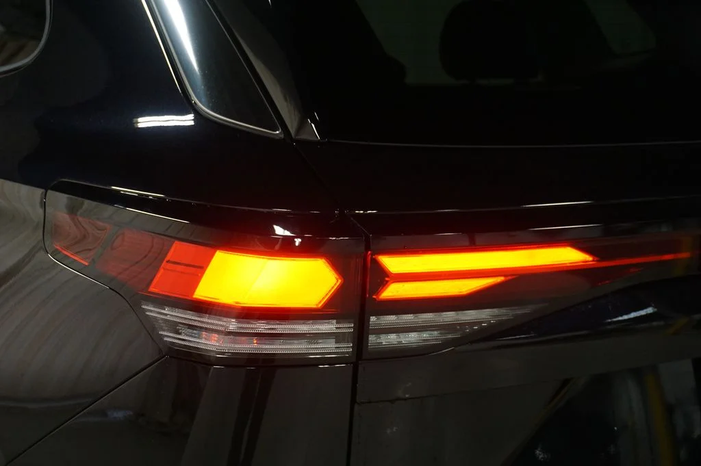 New 2026 Deep Black Volkswagen 2.0T SE image 33