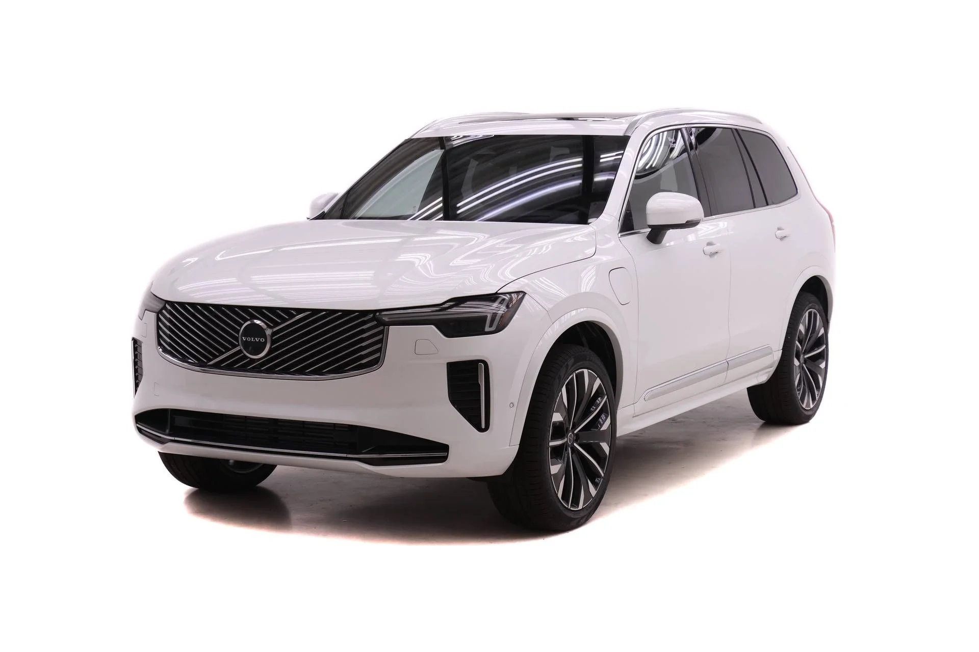 New 2026 White Volvo T8 Ultra image 1
