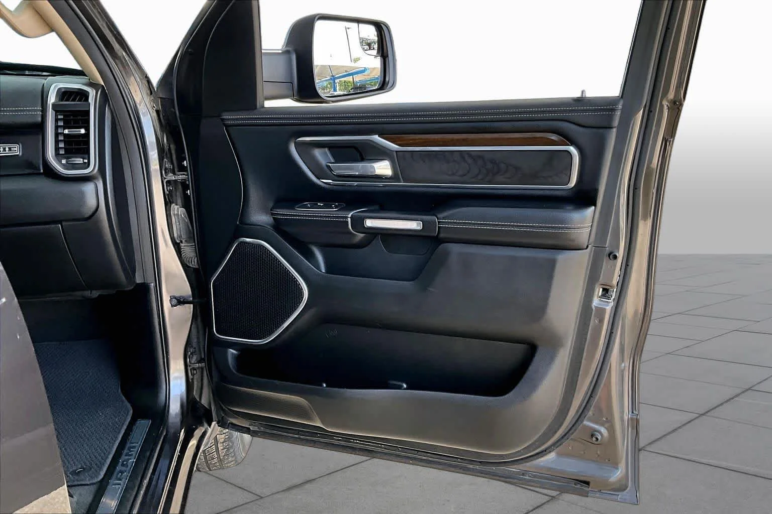 Used 2021 Granite Crystal Metallic Clearcoat Ram Laramie image 23