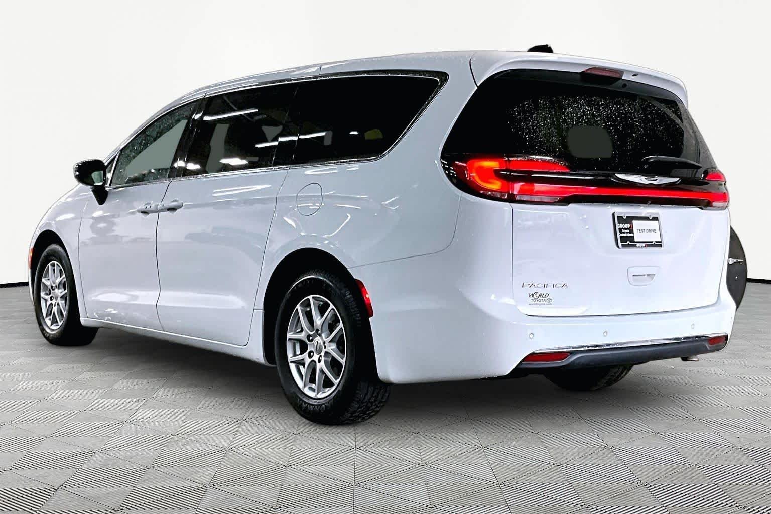 Used 2024 Bright White Clearcoat Chrysler Touring L image 12