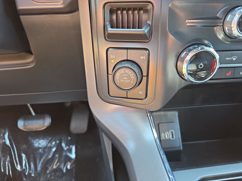 New 2026 Oxford White Ford XLT image 27