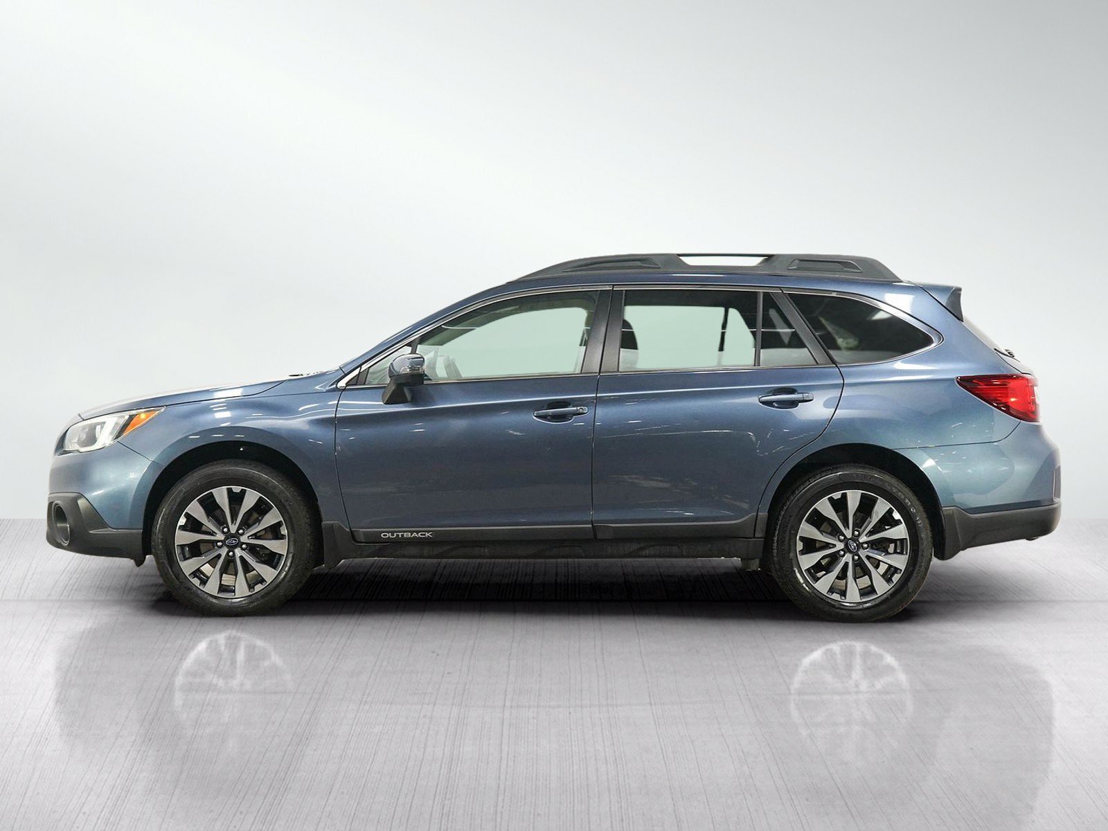 Used 2016 Subaru Outback Limited with VIN 4S4BSBNCXG3273081 for sale in Burnsville, Minnesota