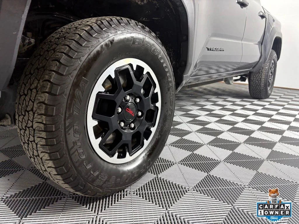 Used 2022 Gray Toyota SR image 13