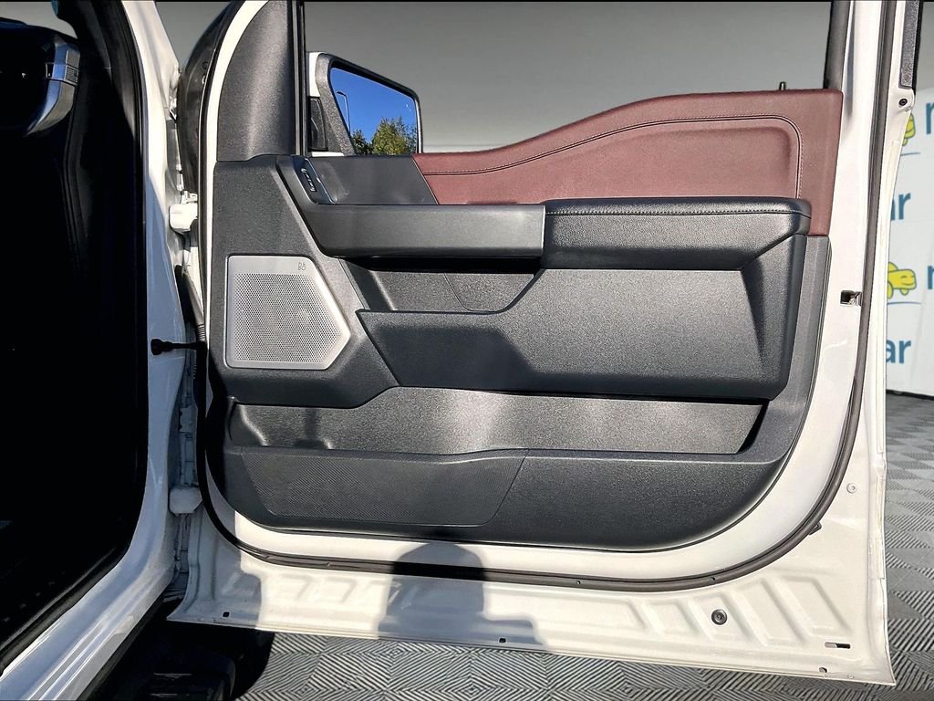 Used 2023 Star White Metallic Tri-Coat Ford Lariat image 11