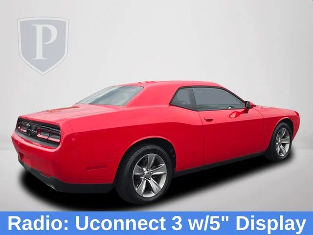 Used 2017 Red Dodge SXT image 5