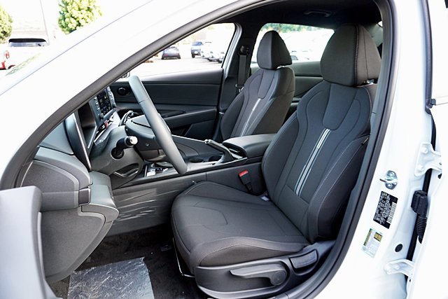 New 2026 White Hyundai SEL Sport image 17