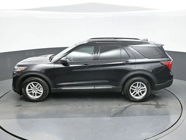 Used 2025 Black Ford Active image 12