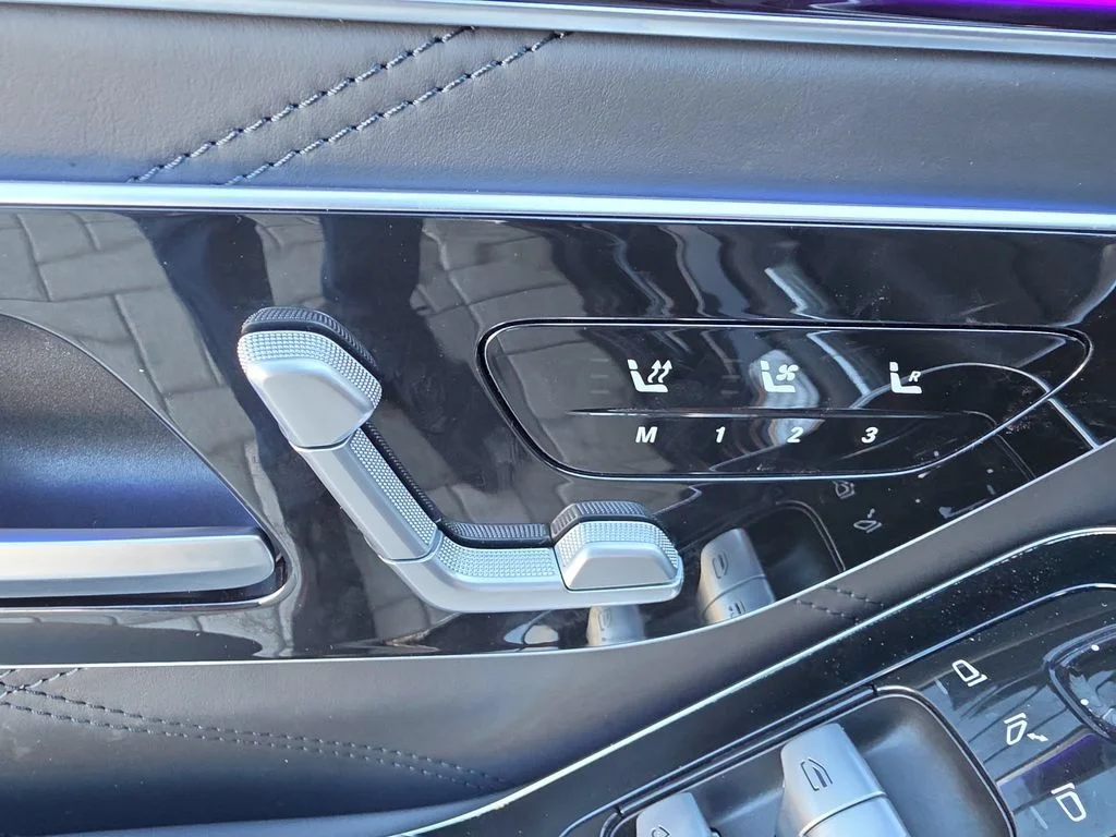 Used 2021 Black Mercedes-Benz Maybach S 580 image 23