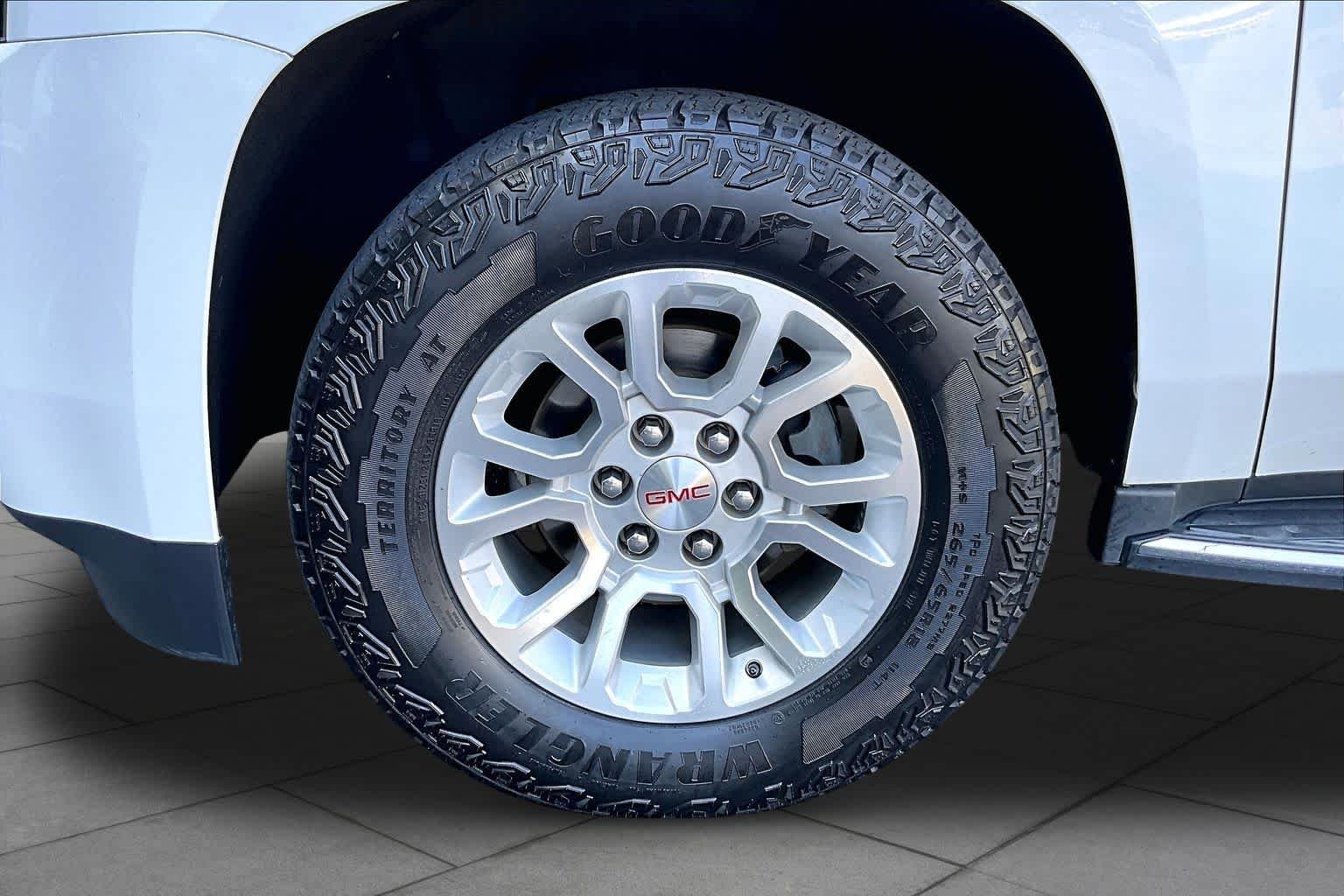 Used 2017 Summit White GMC SLT image 11