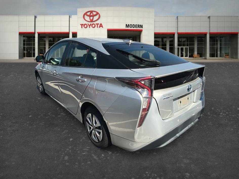 Used 2018 Classic Silver Metallic Toyota Two image 9