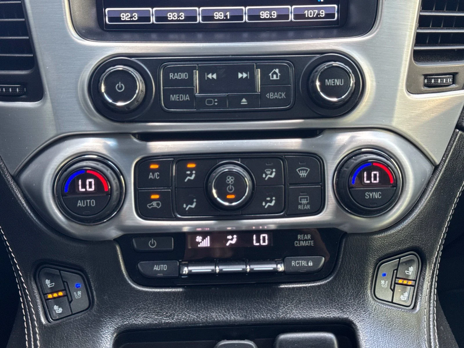 Used 2018 Quicksilver Metallic GMC SLT image 22