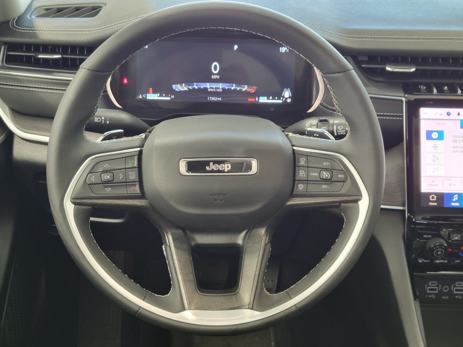 Used 2023 Black Jeep Limited image 29