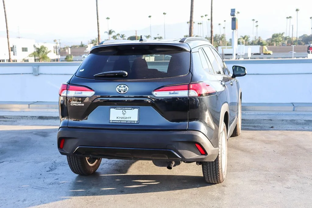 Used 2022 Black Toyota LE image 9