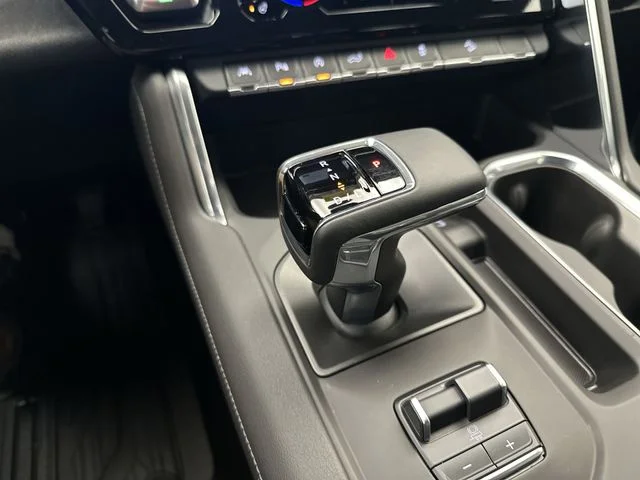 Used 2025 Silver GMC Denali image 24