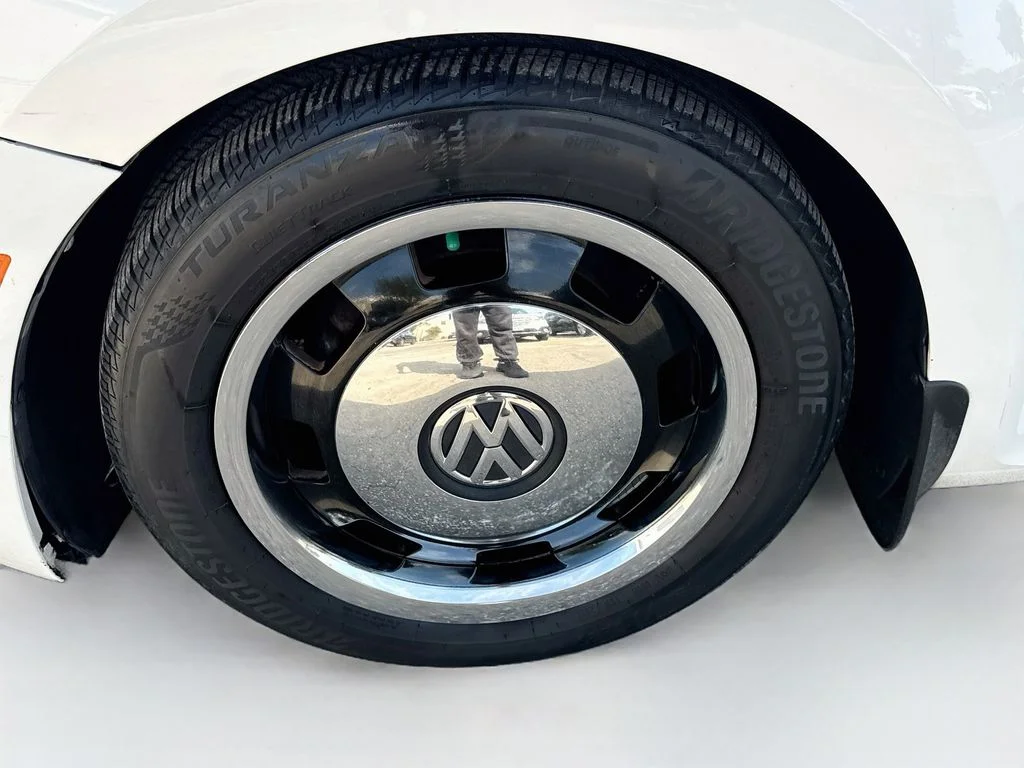 Used 2012 White Volkswagen 2.5L image 35
