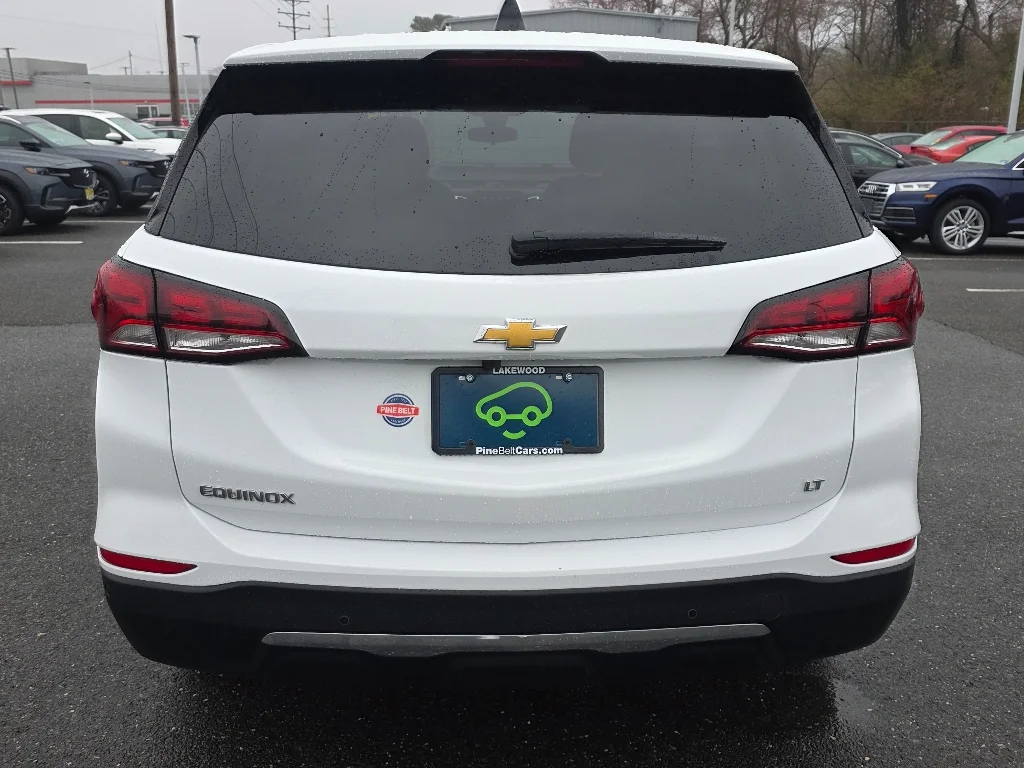 Used 2024 Summit White Chevrolet LT image 15