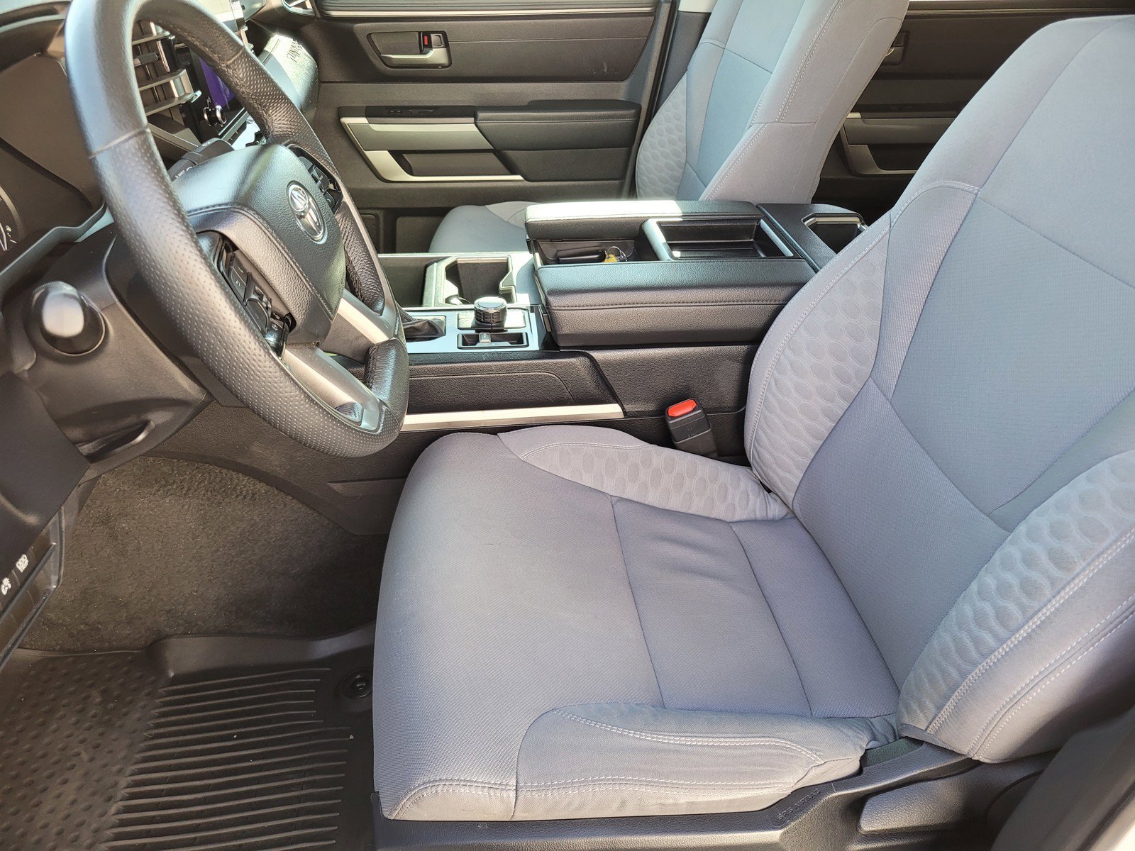 Used 2024  Toyota SR5 image 16