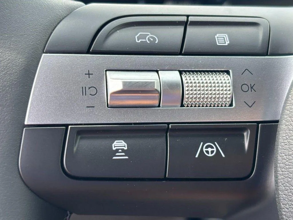 2025 Hyundai Sonata Hybrid Limited - Photo 12