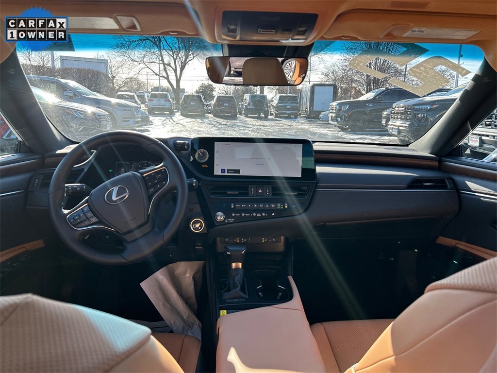 2025 LEXUS ES - Image 28