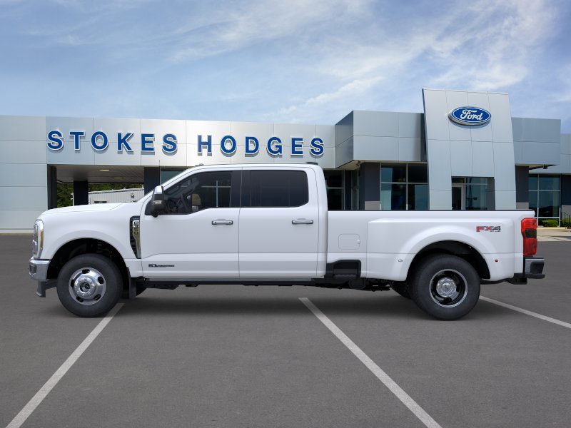 New 2026 Star White Metallic Tri-Coat Ford F-350® Lariat® image 4