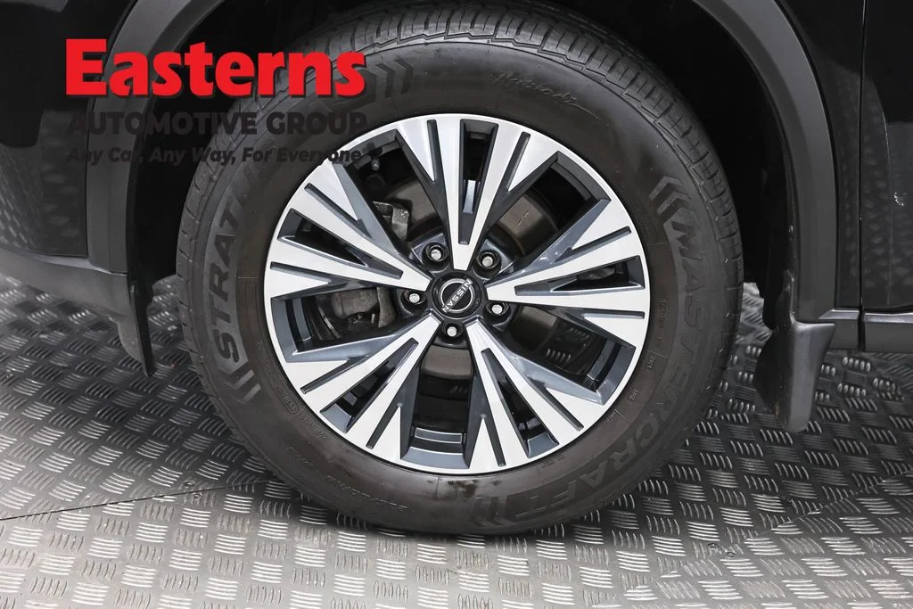 Used 2023 Black Nissan SV image 32