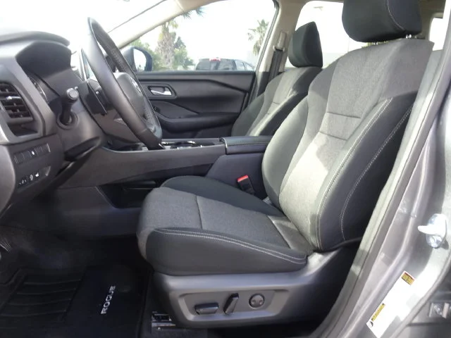 Used 2025 Gun Metallic Nissan SV image 7