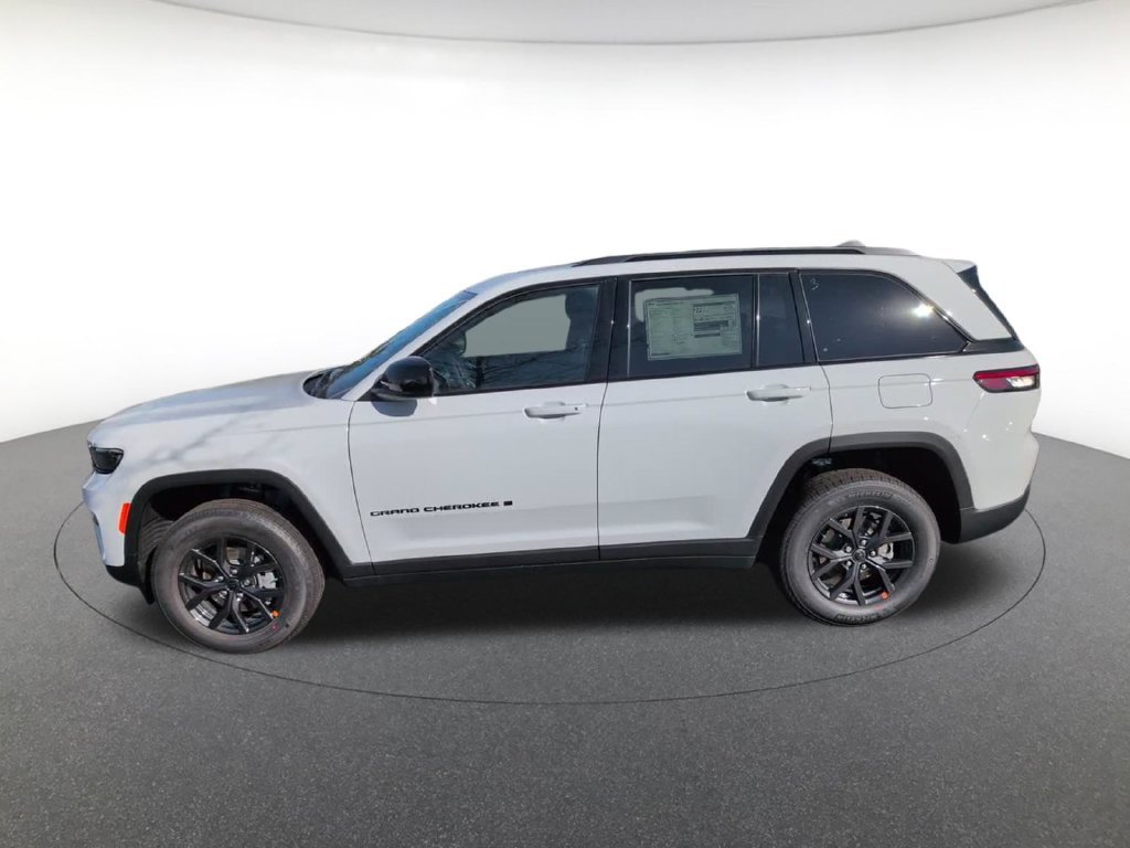 New 2027 Bright White Clear-Coat Paint Jeep Laredo image 11