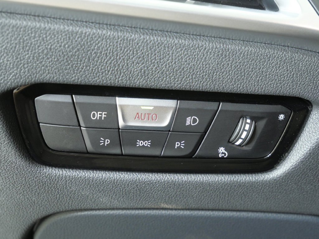 Used 2026 White BMW Base image 36