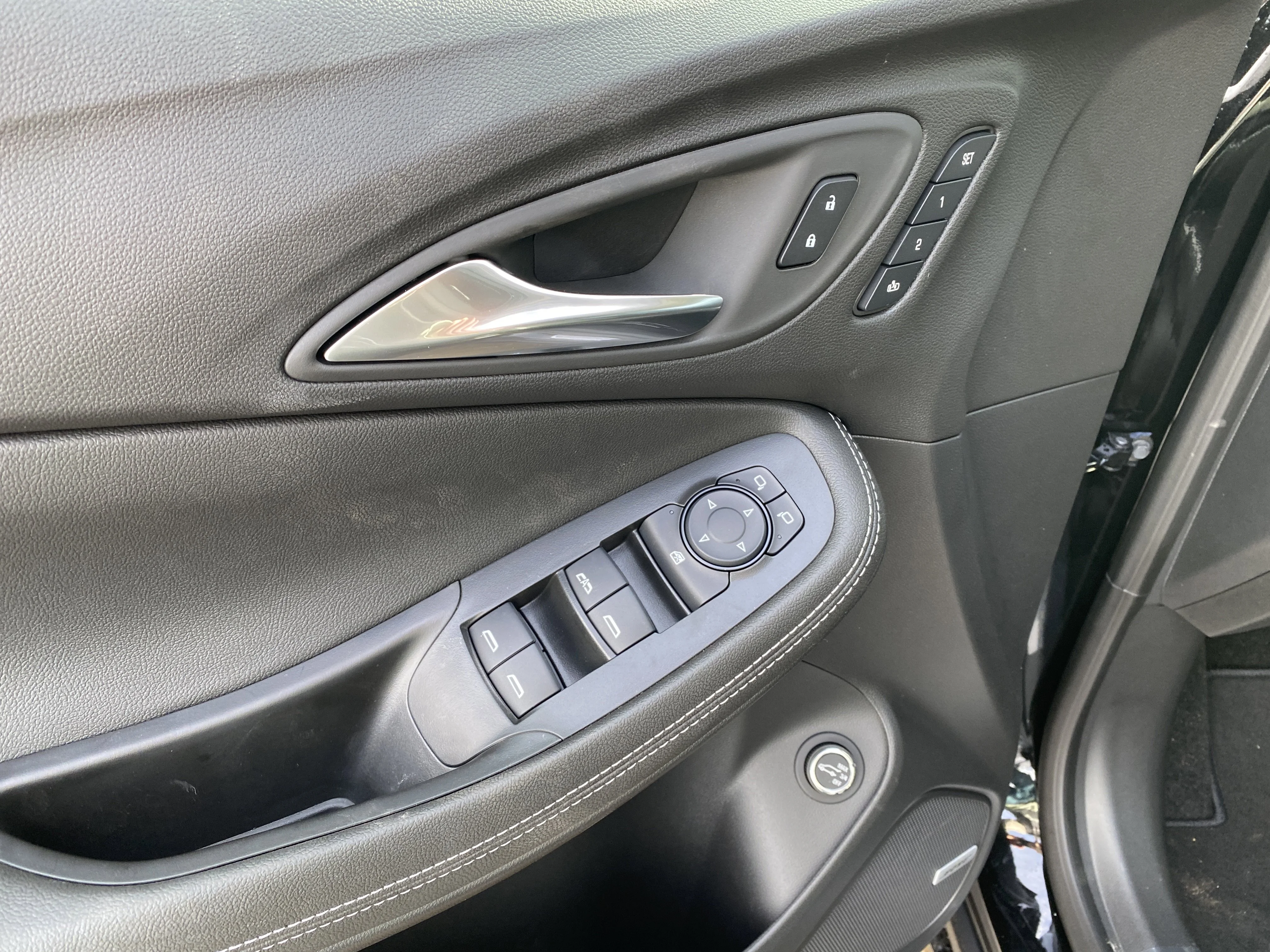 New 2026 EBONY TWILIGHT METALLIC Buick Avenir image 24